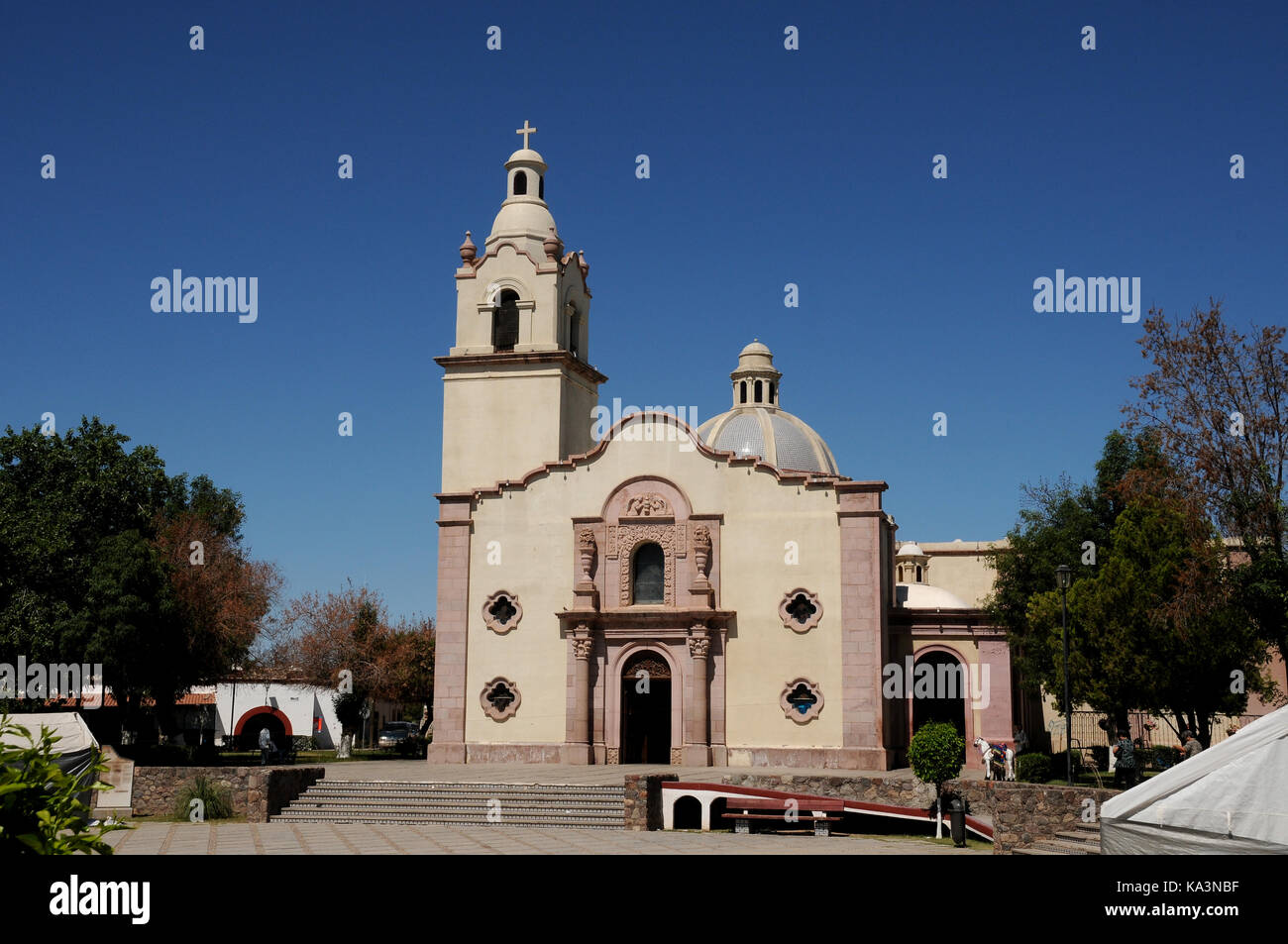 Le missionnaire jésuite 1688 eusebio kino chiffres fondé la santa maria magdalena de buquivaba sur le site mission habitée par les Pimas, magd Banque D'Images
