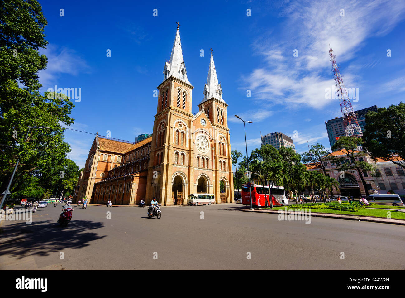 La cathédrale Notre Dame (vietnamien : Nha Tho duc ba), construire en 1883 à Ho Chi Minh City, Vietnam. l'église est établie par des colons français. Banque D'Images