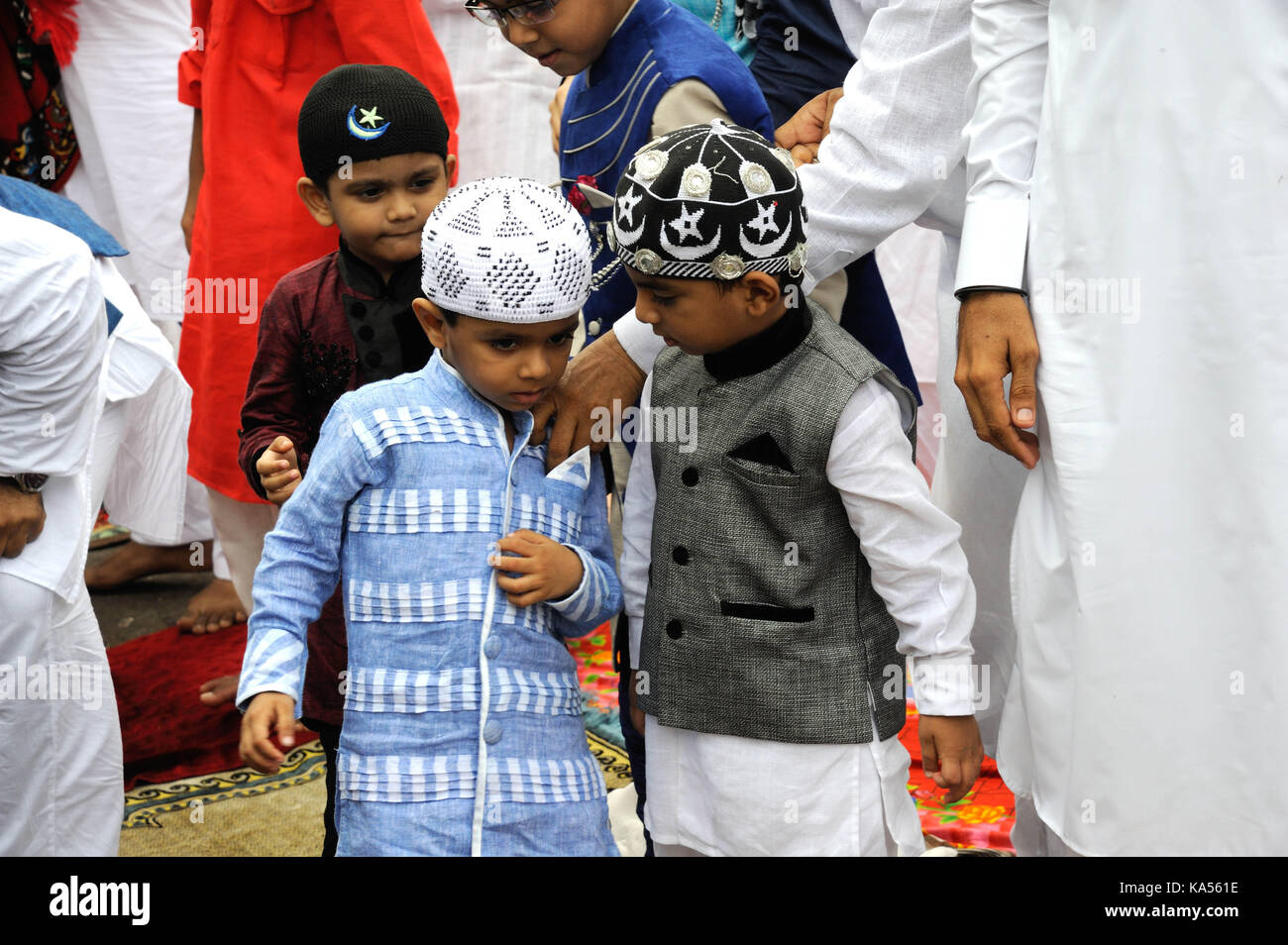 People celebrating Eid ul Fitr festival, Bandra, Mumbai, Maharashtra, Inde, Asie Banque D'Images