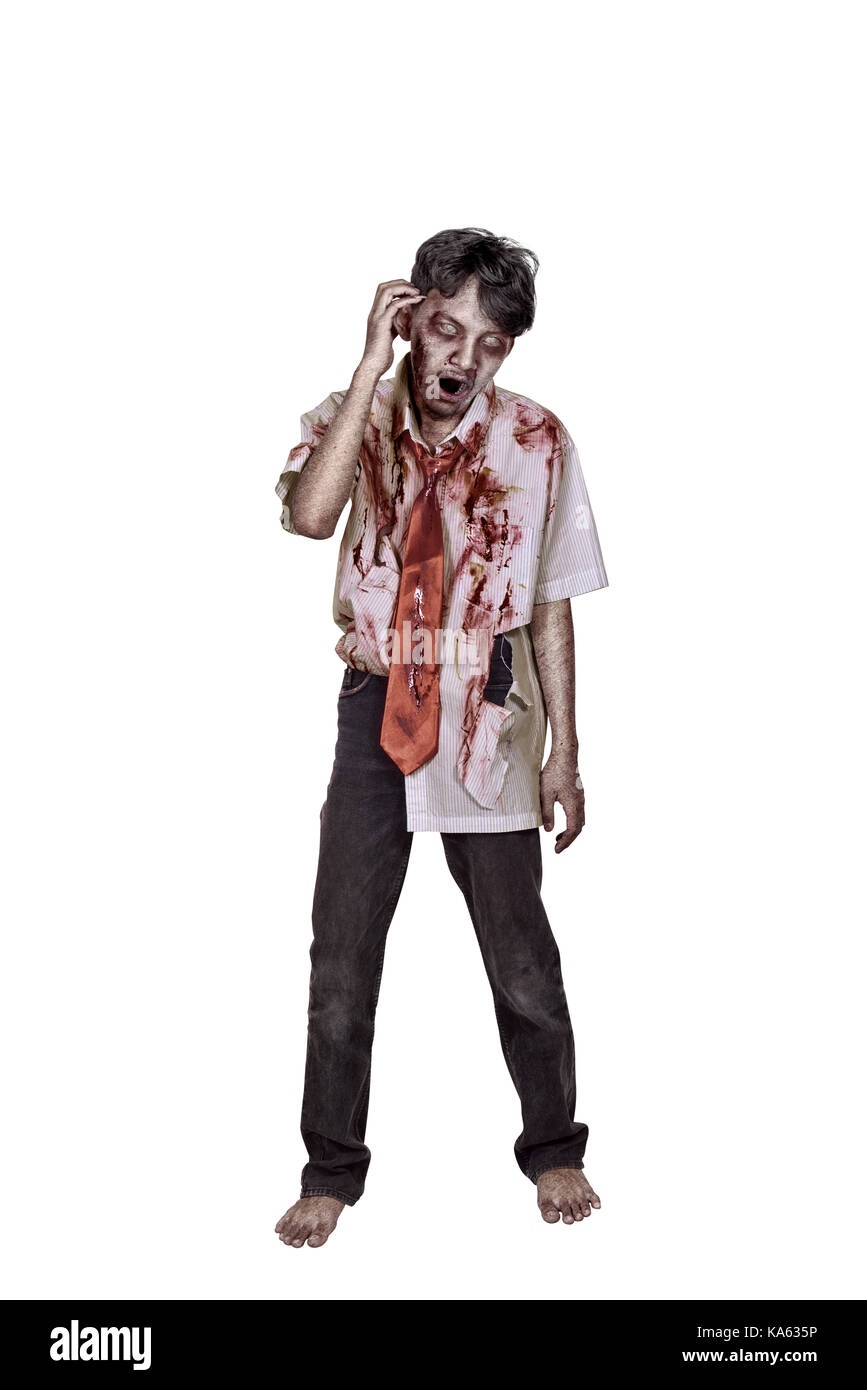 Portrait d'homme en zombie asiatique creepy vêtements avec du sang plus isolé sur fond blanc Banque D'Images