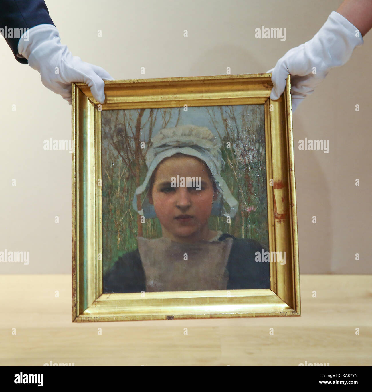 Londres, Royaume-Uni. 25 septembre, 2017. 'Actions Marie, une fille de paysan' quimperie par sir George Clausen (la Grèce 1980-1989). Il est estimé à £60 000 - €80 000. Credit : dinendra haria/Alamy live news Banque D'Images