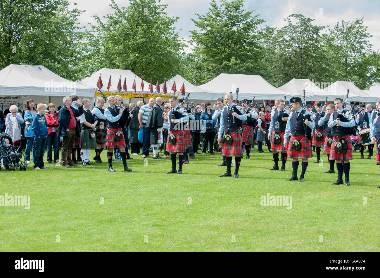 Le Maréchal Montgomery Pipe Band au Championnat du monde sur le Glasgow Green, le plomb par Pipe Major Richard Parkes.MBE. Banque D'Images