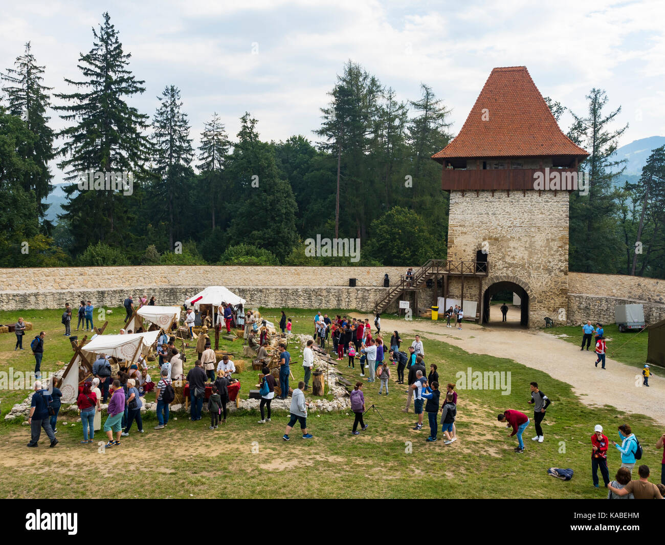 72038 cumidava festival aux portes de la Forteresse de Rasnov Banque D'Images