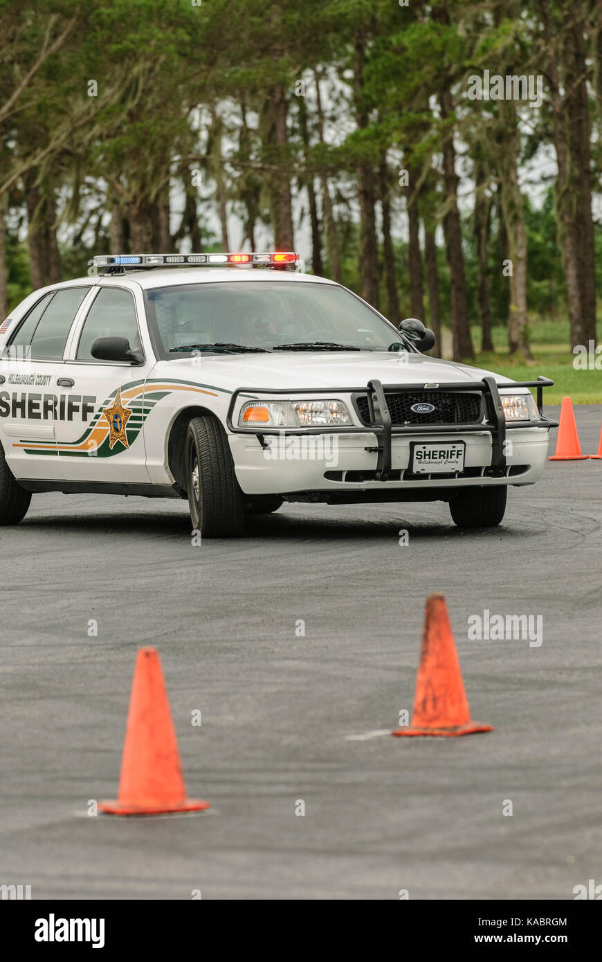 Hillsborough County Sheriff's Office sous-passe par la poursuite de la police la formation au centre de formation d'application de la loi à Lithia, Floride USA. Banque D'Images