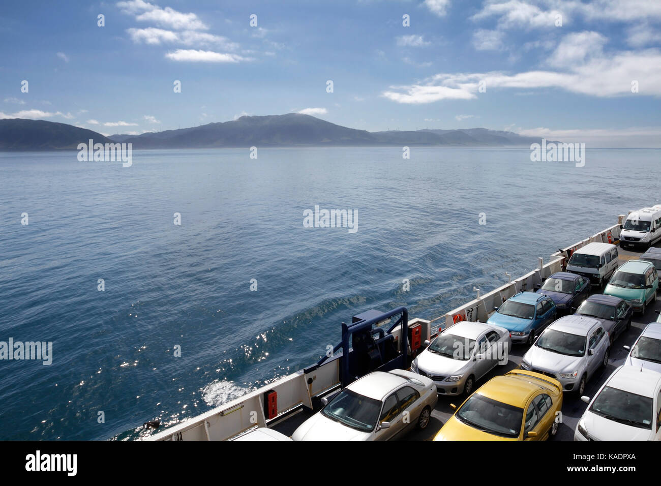 Vu de l'île du nord d'inter islander traversée en ferry du détroit de Cook entre Picton et Wellington en Nouvelle-Zélande Banque D'Images