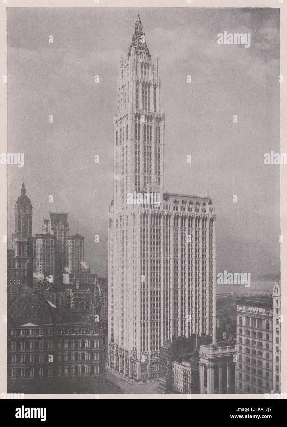 Woolworth Building. Broadway, de Barclay Street de Park Place. Plus haut immeuble du monde ; 55 étages ; 793½ pieds hig… Banque D'Images