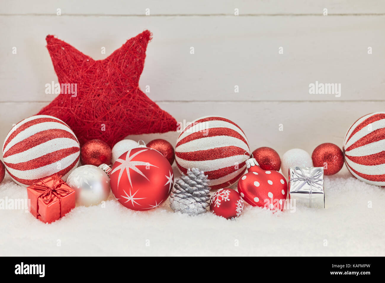 Décoration de Noël avec des cadeaux et des étoiles comme holiday card Banque D'Images Décoration de Noël avec des cadeaux et des étoiles comme holiday card Banque D'Images