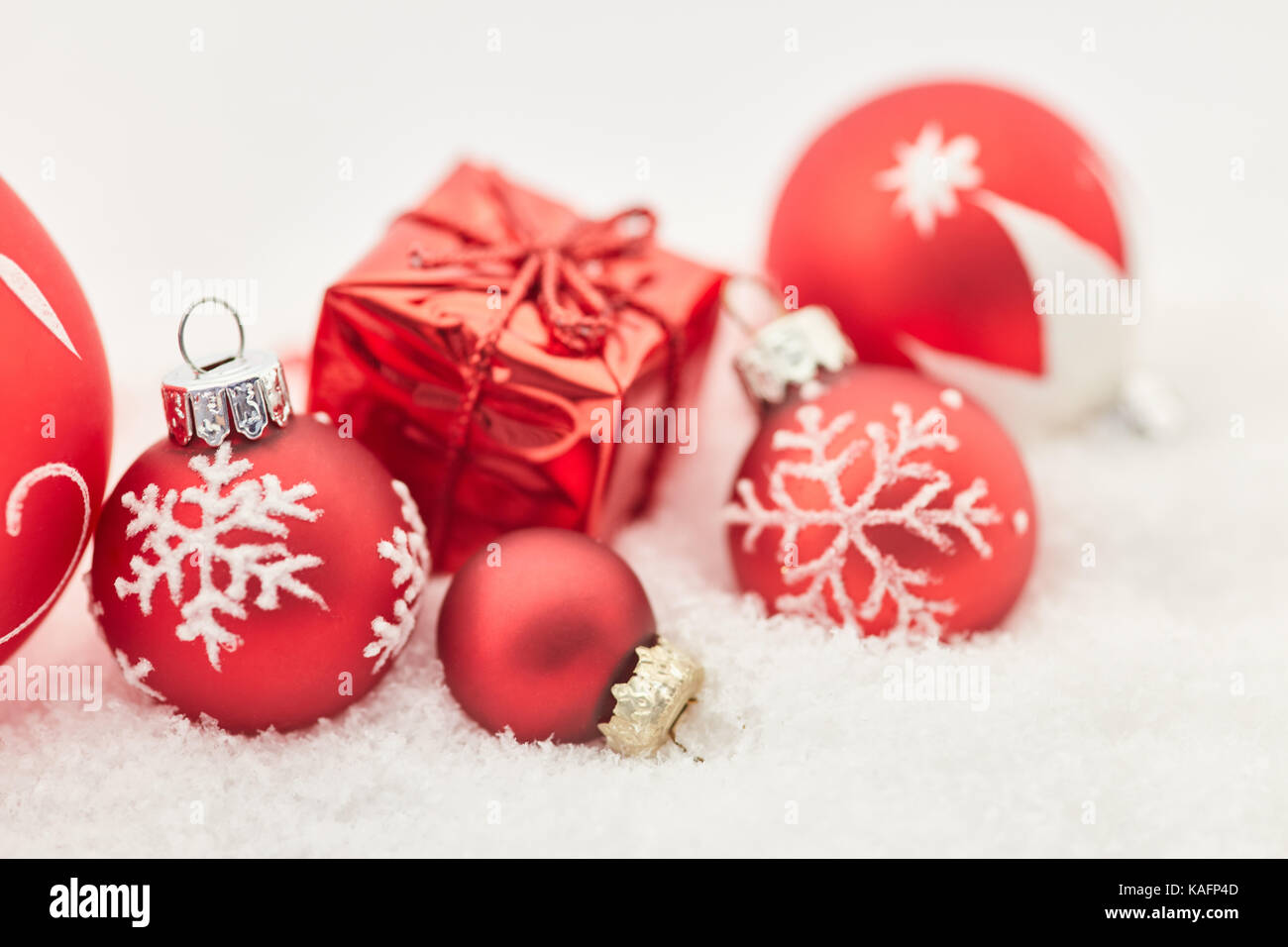 Fond de noël avec petit cadeau de Noël et de décoration Banque D'Images Fond de noël avec petit cadeau de Noël et de décoration Banque D'Images