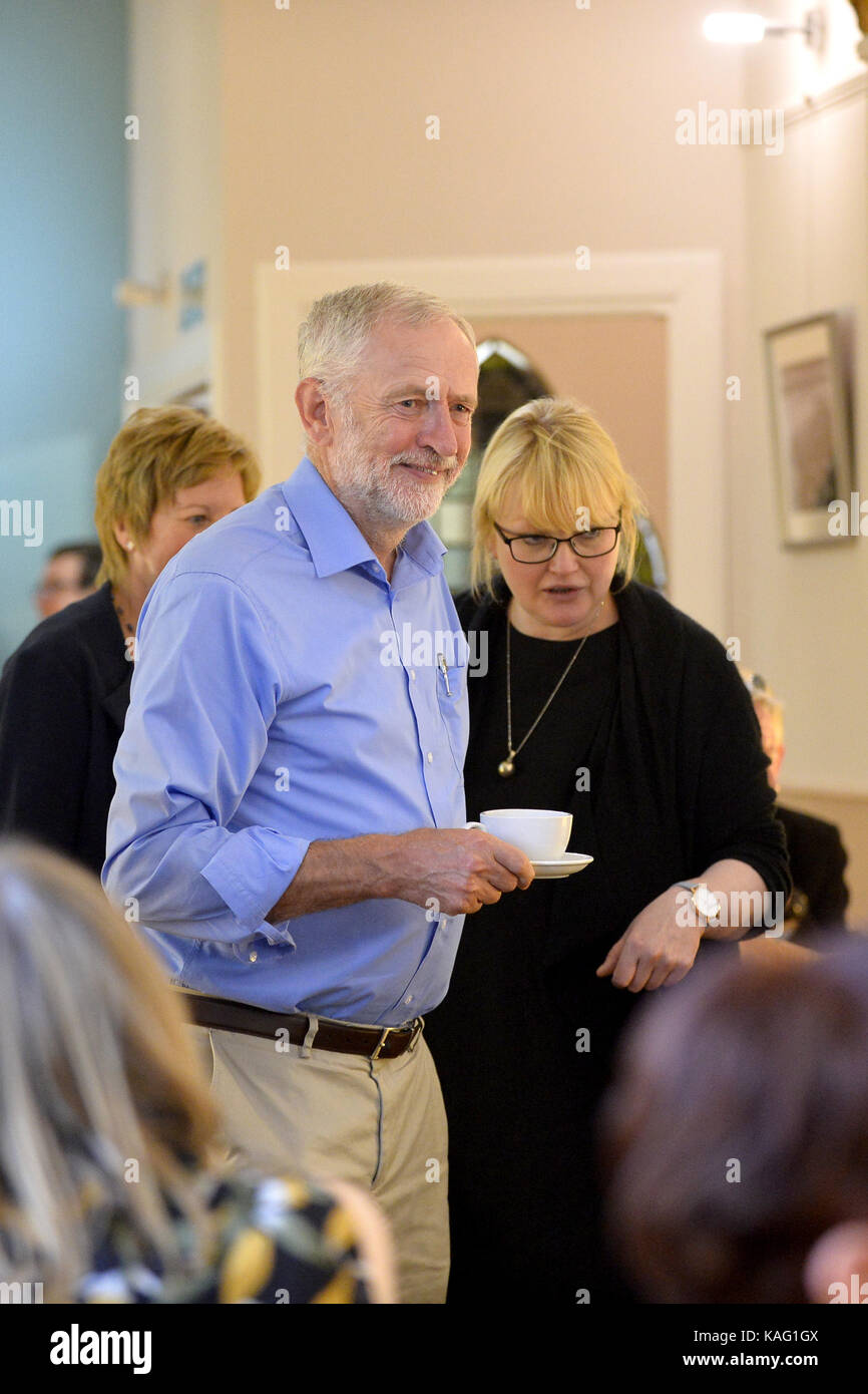 Leader du travail rencontre Jeremy Corbyn retraités à st bryce kirk dans kirkcaldy. avec : Jeremy Corbyn où : kirkcaldy, Royaume-Uni Quand : 26 août 2017 : crédit d'Euan cherry/wenn.com Banque D'Images