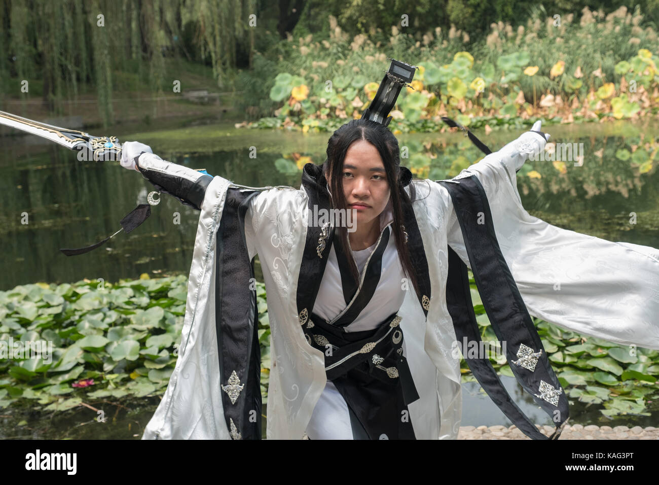 Robes fille chinoise comme personnage de jx3 kingsoft jeux pour la photographie de cosplay à Beijing, Chine. Banque D'Images