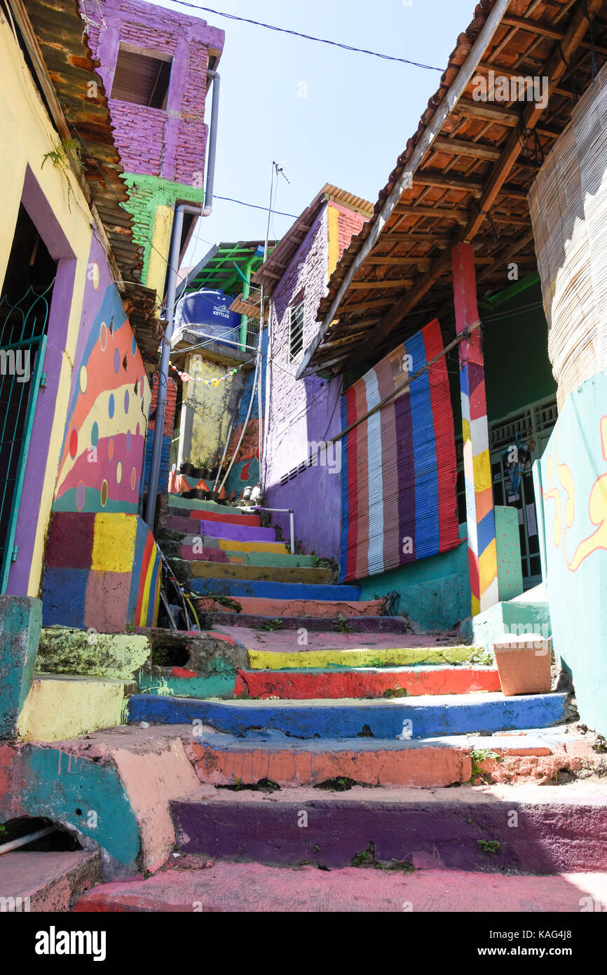 Chemin d'escalier / peint au rainbow village de Semerang, Indonésie Banque D'Images