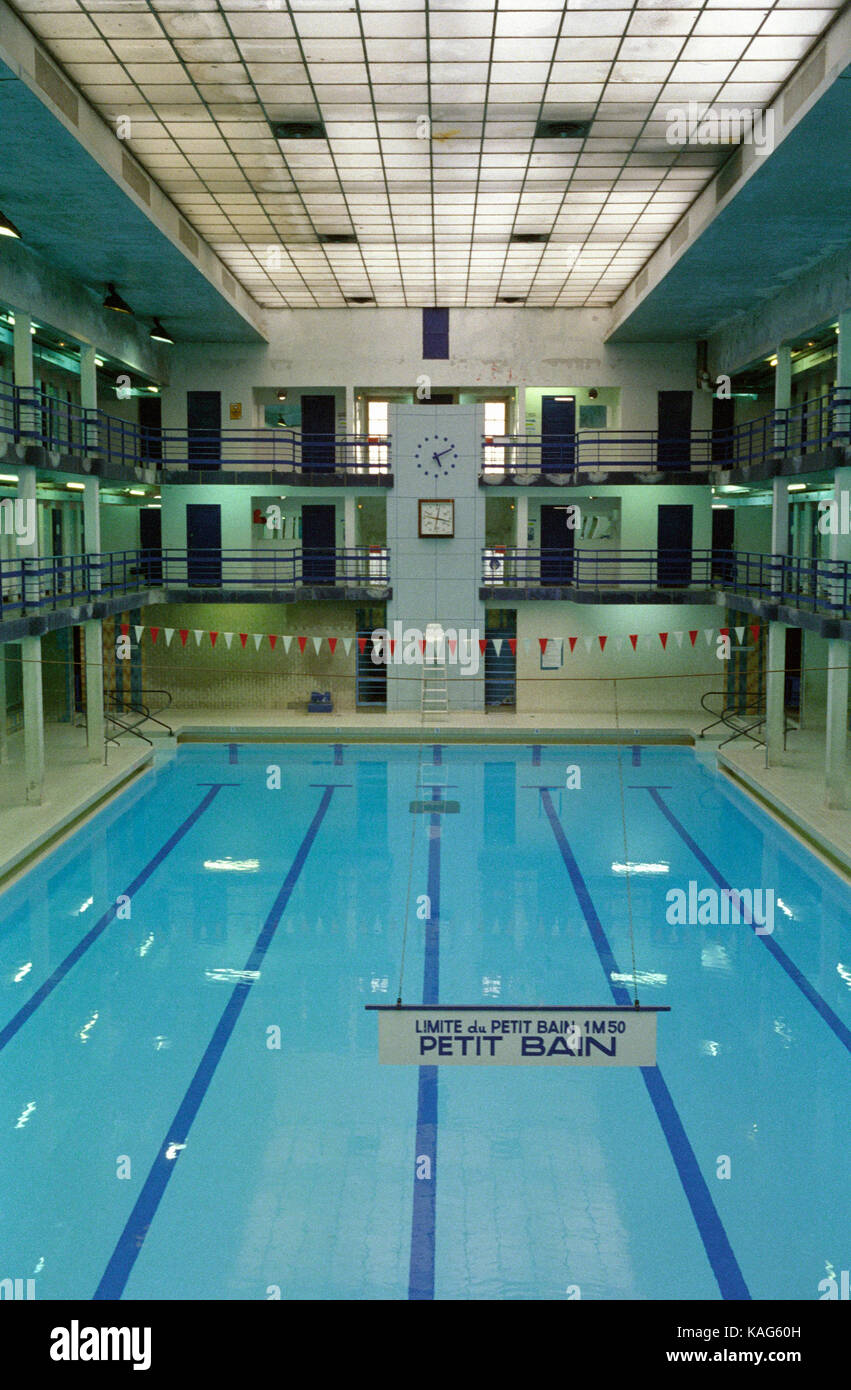 Piscine Art Deco Francaise Paris Pantin Piscine Leclerc Pantin 1937 Vintage Francais Piscine Art Deco Film Argent C Frederic Beaumont Photo Stock Alamy