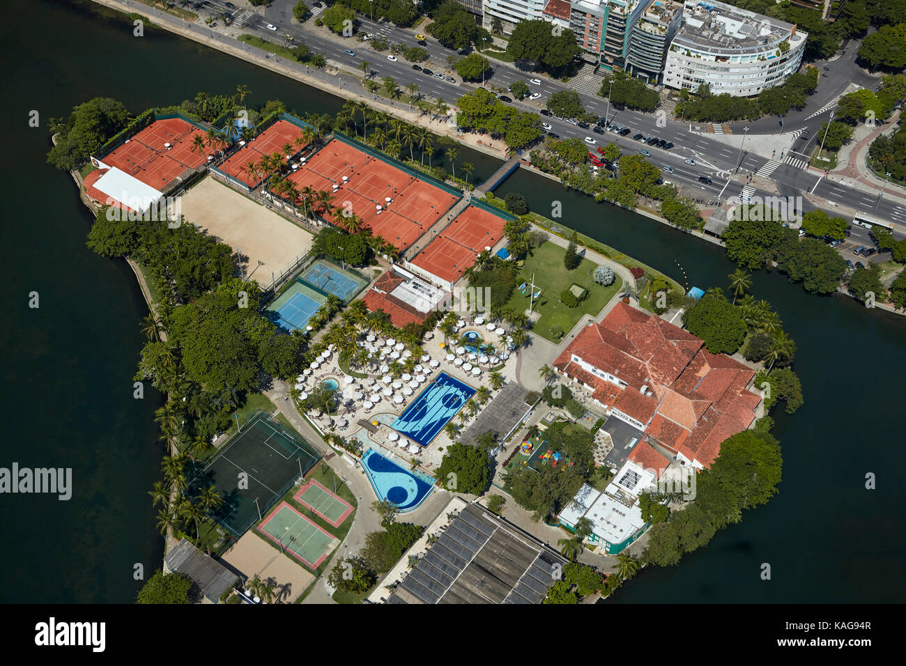 Caicaras Club, île Caiçaras dans le lagon Rodrigo de Freitas, et Ipanema, Rio de Janeiro, Brésil, Amérique du Sud - aérien Banque D'Images