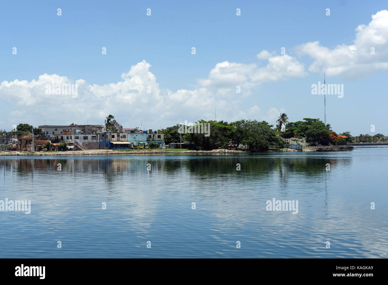 Le front de mer à Cienfuegos, Cuba. Banque D'Images