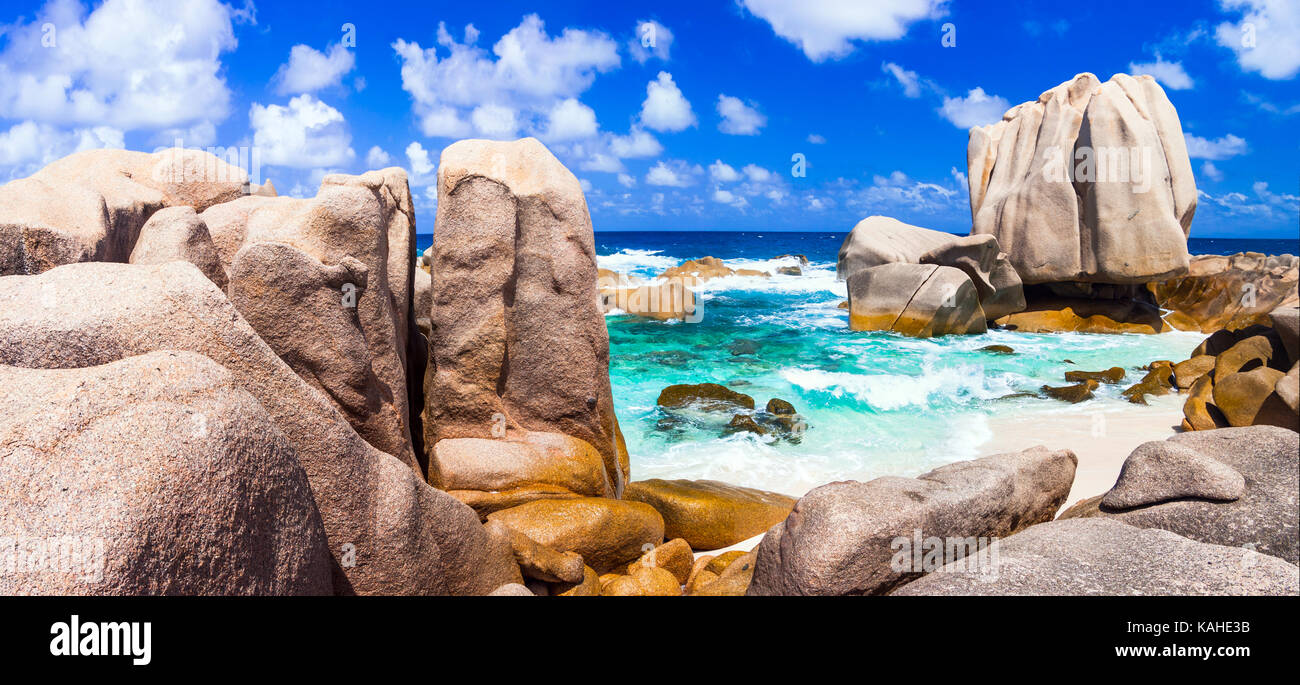 Impressionnants rochers dans l'île de la digue, Seychelles,vue panoramique. Banque D'Images