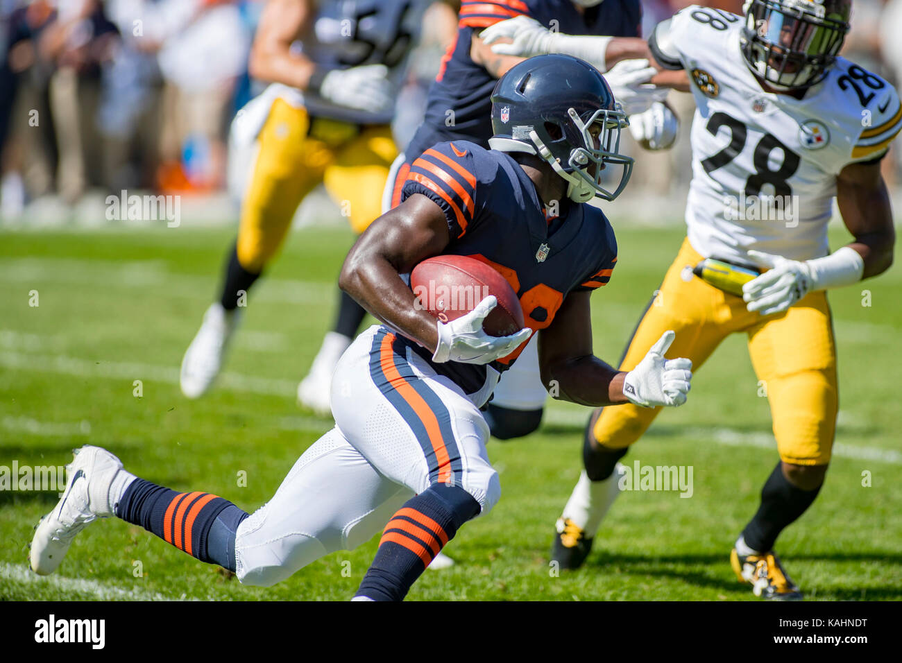 24 septembre 2017 : Chicago, Illinois, États-Unis - Porte # 29 Tarik Cohen en action au cours de la NFL match entre les Steelers de Pittsburgh et Chicago Bears à Soldier Field, à Chicago, IL. Photographe : Mike Wulf Banque D'Images