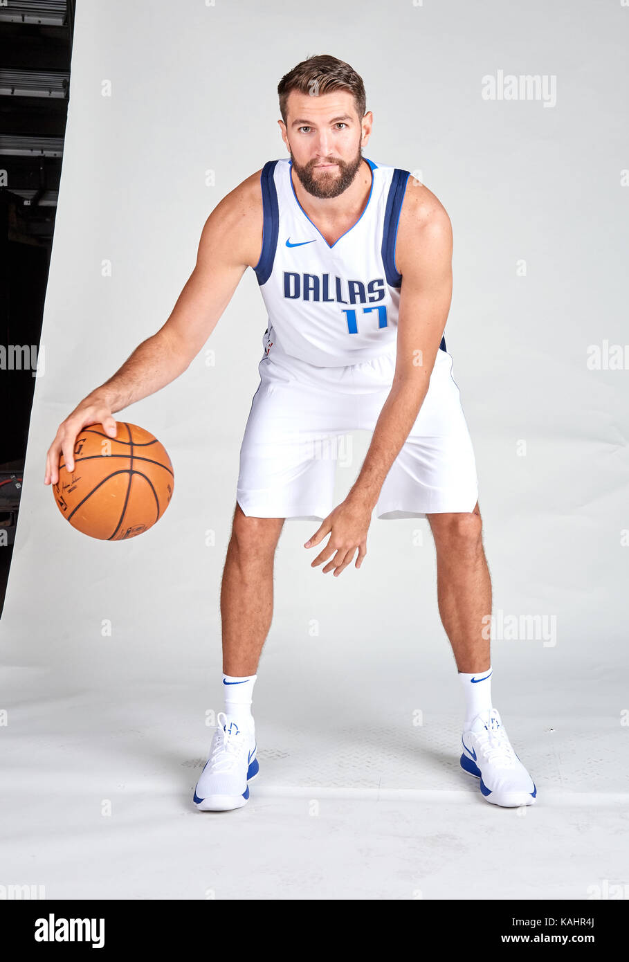 Sept 25, 2017 : Dallas Mavericks Jeff Whitey # 17 pose au cours de la Journée des médias des Dallas Mavericks a tenu à l'American Airlines Center à Dallas, TX Banque D'Images