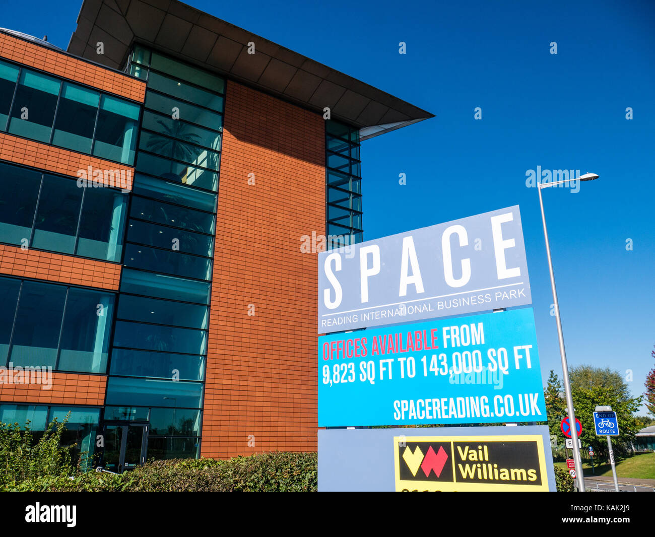 L'espace de bureau signe, lecture international business park, Reading, Berkshire, Angleterre Banque D'Images