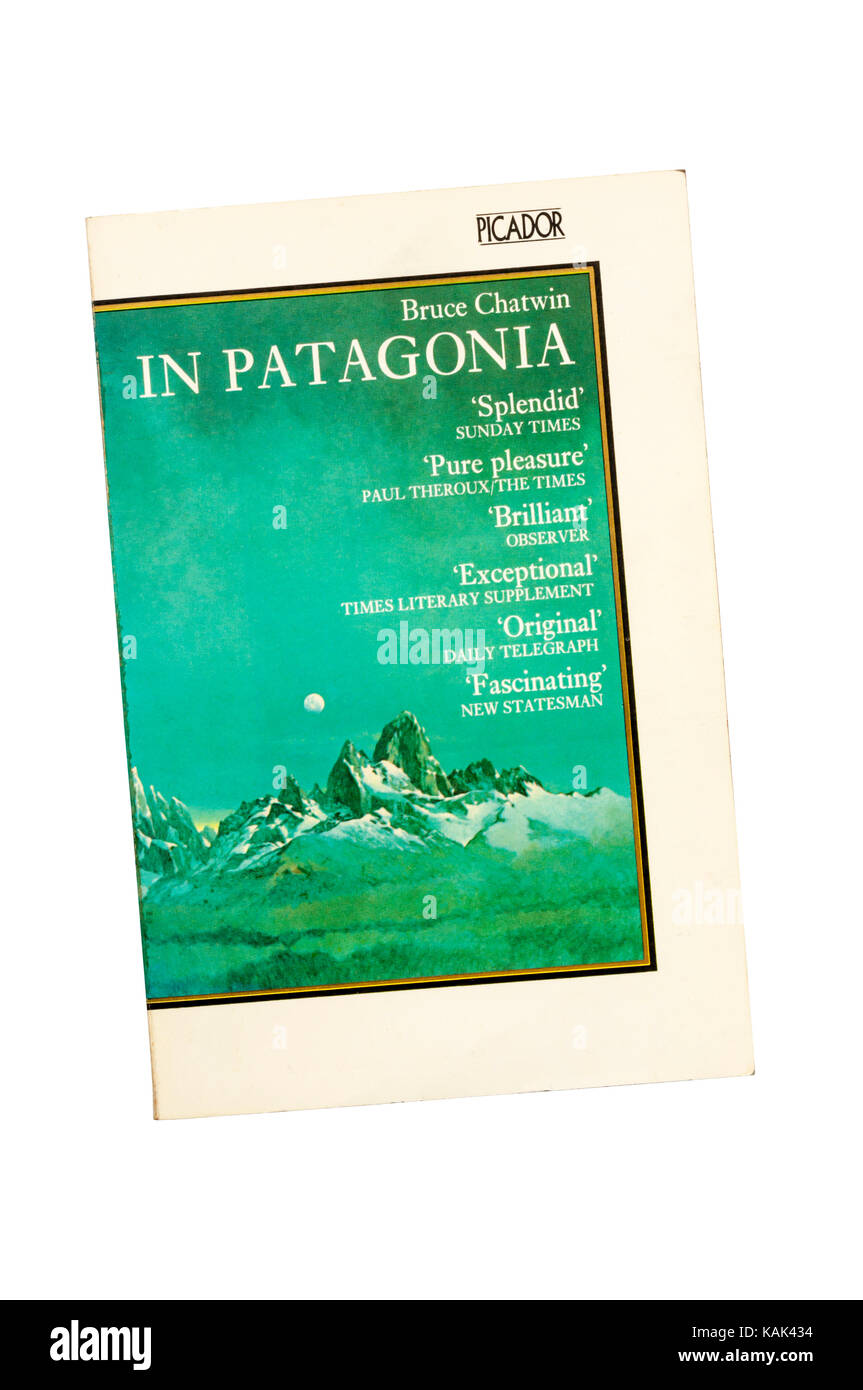 Une copie du livre de poche le carnet de voyage en Patagonie de Bruce Chatwin. D'abord publié en 1977. Banque D'Images