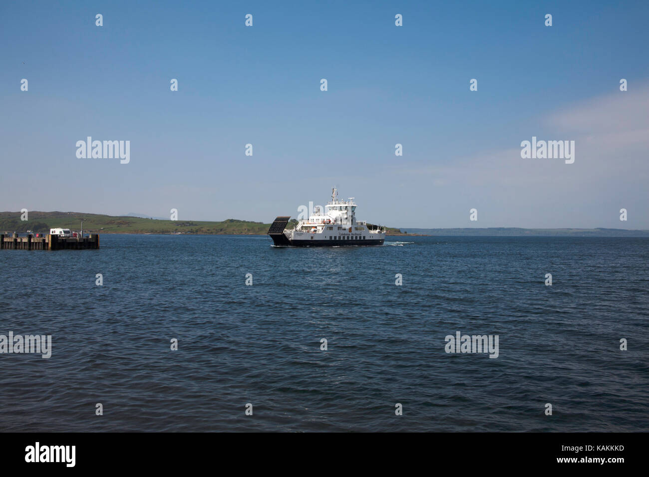 L'hôtel Caledonian macbrayne ferry loch shira ou loch siora naviguant entre la ville de largs et l'île de (Cumbrae) Amérique du sud-ouest de l'Ecosse ayshire Banque D'Images