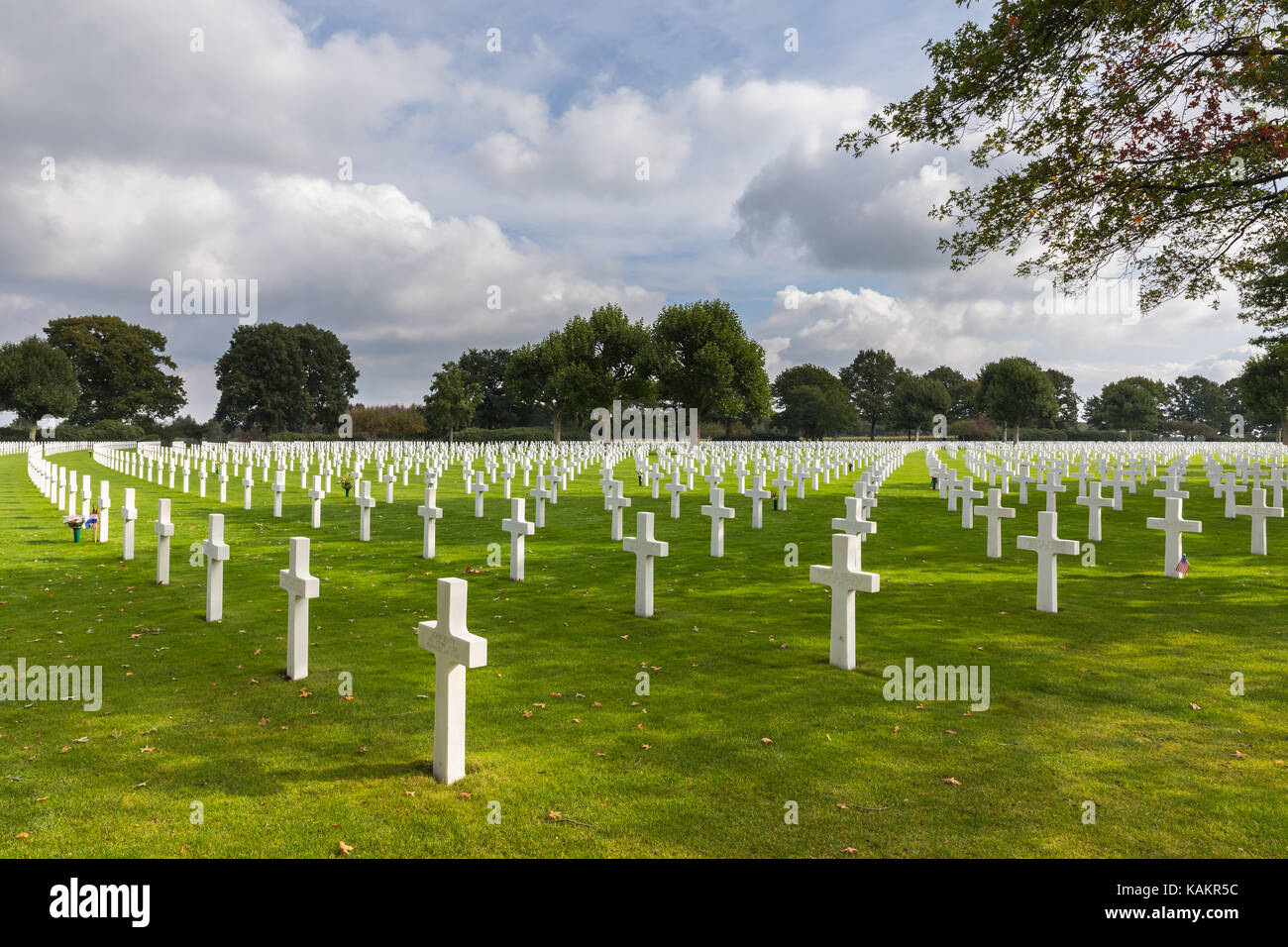La deuxième guerre mondiale, Pays-Bas american cemetery and memorial (en néerlandais : amerikaanse begraafplaats margraten) est un cimetière militaire qui se trouve dans le village o Banque D'Images