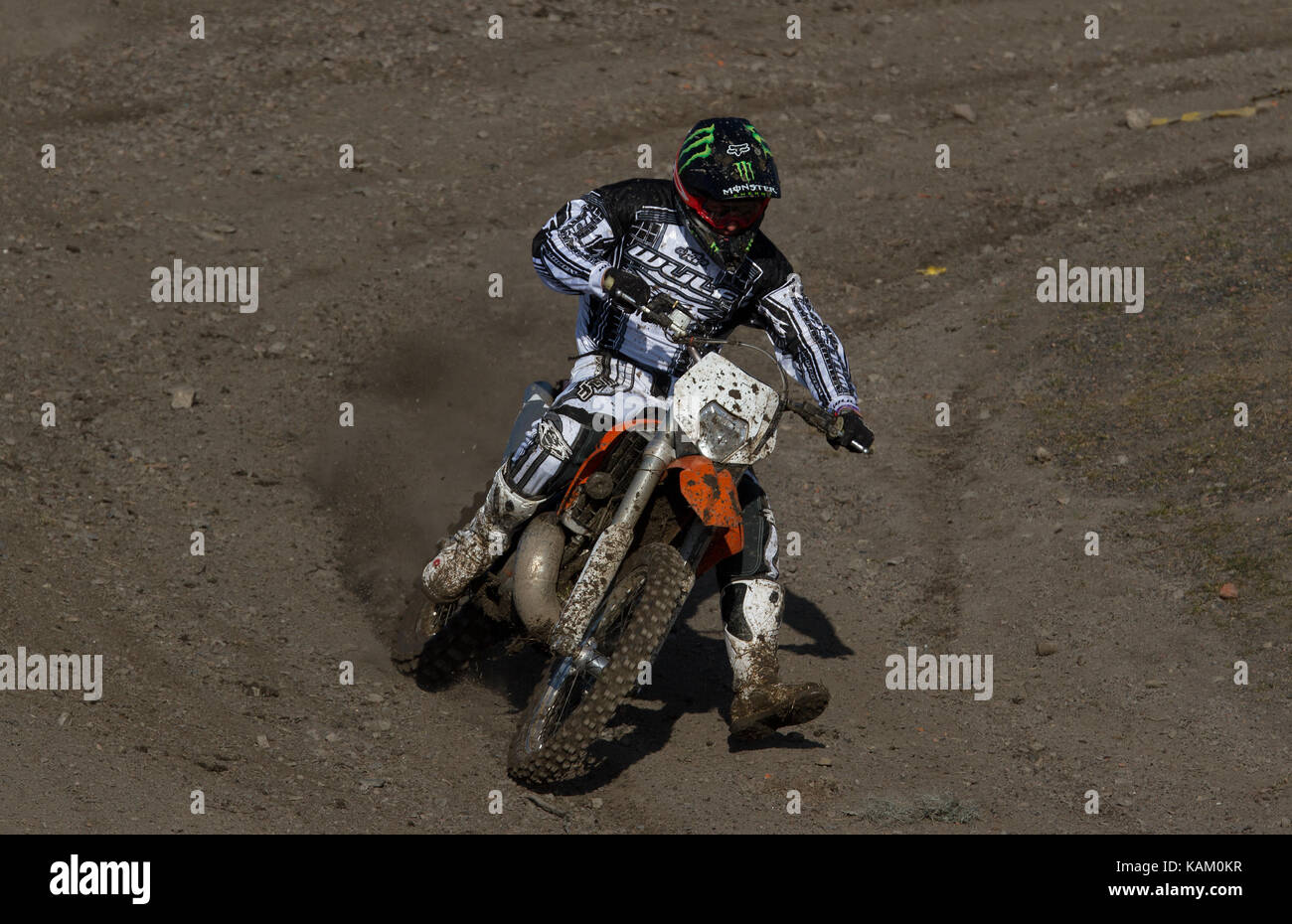 Off Road Enduro Bike Rider sur moto enduro au cas à Abram, Wigan, Angleterre, RU Banque D'Images