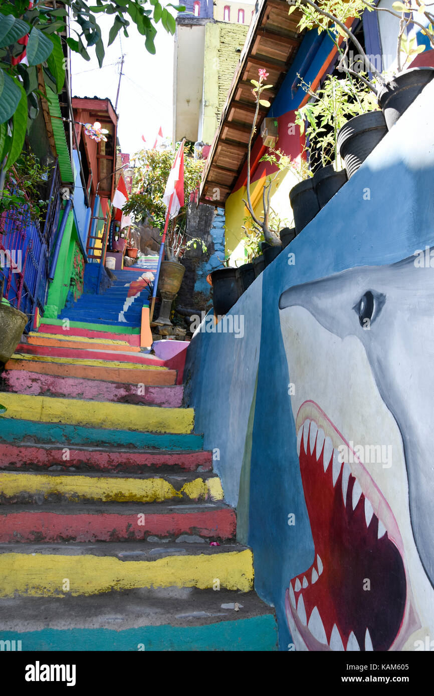 Escalier coloré au rainbow village de Semerang, Indonésie Banque D'Images
