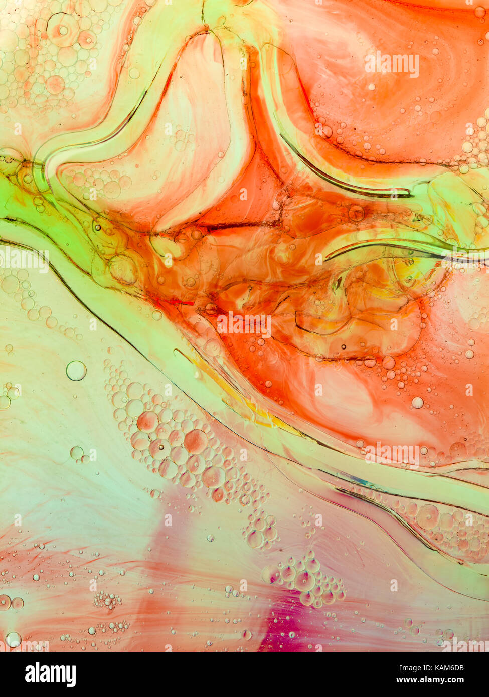 Image abstraite de liquides colorés dans de l'eau mixte Banque D'Images