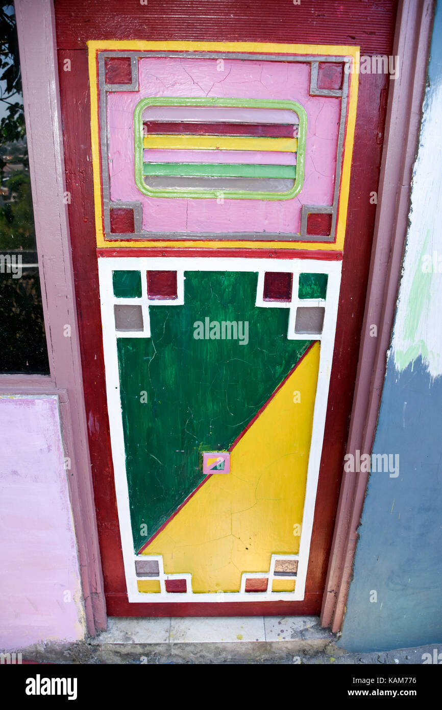 Peint porte au rainbow village de Semerang, Indonésie Banque D'Images