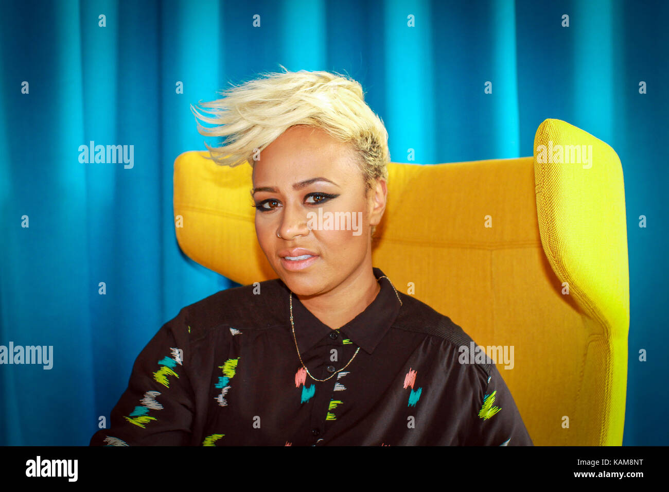 Le chanteur, compositeur et artiste-compositeur écossais Emeli Sandé est ici représenté sur les coulisses lors d'un concert en direct au festival de musique norvégien Bergenfest 2012. Norvège, 24/06 2012. Banque D'Images