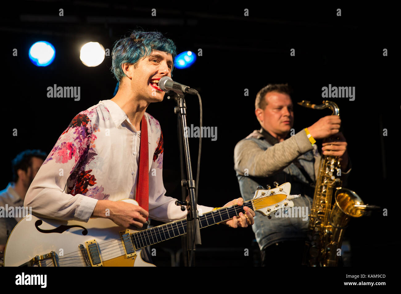 Le chanteur, auteur-compositeur et musicien Ezra Furman effectue un concert live au festival de musique norvégienne Piknik i Parken 2016 à Oslo. La Norvège, 26/06 2016. Banque D'Images