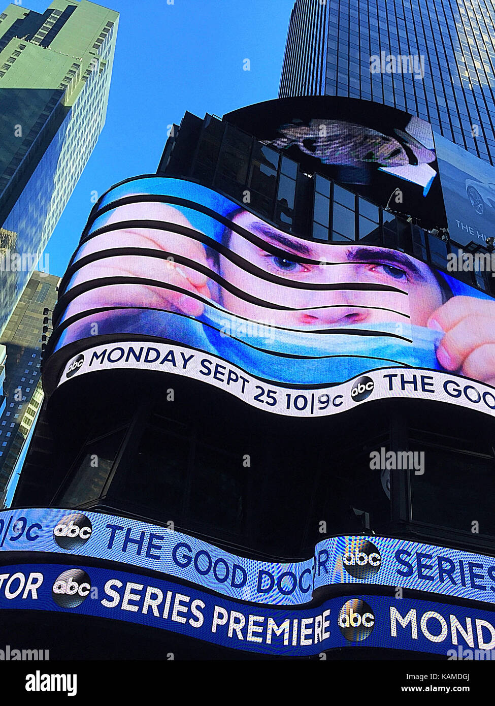 Enrouler autour de déménagement Billboard at Réseau de télévision ABC Studios à Times Square, New York, USA Banque D'Images
