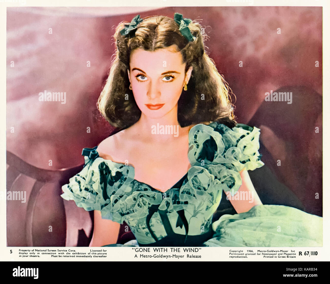 Vivien Leigh (1947-1967) jouant Scarlet O'Hara dans Autant en emporte le vent (1939) réalisé par Victor Fleming et George Cukor. Vivien Leigh a remporté la meilleure actrice dans un rôle principal dans le 1940 Academy Awards pour son rôle dans cette épopée roman historique film adapté de Margaret Mitchell's 1936 roman. Banque D'Images Vivien Leigh (1947-1967) jouant Scarlet O'Hara dans Autant en emporte le vent (1939) réalisé par Victor Fleming et George Cukor. Vivien Leigh a remporté la meilleure actrice dans un rôle principal dans le 1940 Academy Awards pour son rôle dans cette épopée roman historique film adapté de Margaret Mitchell's 1936 roman. Banque D'Images
