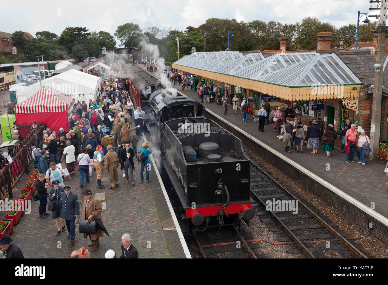 1940 Week-end à sheringham station sur le chemin North Norfolk. 1000s la ligne de voyage de pavot de Tigery à holt sur les deux jours de grand spectacle. Banque D'Images