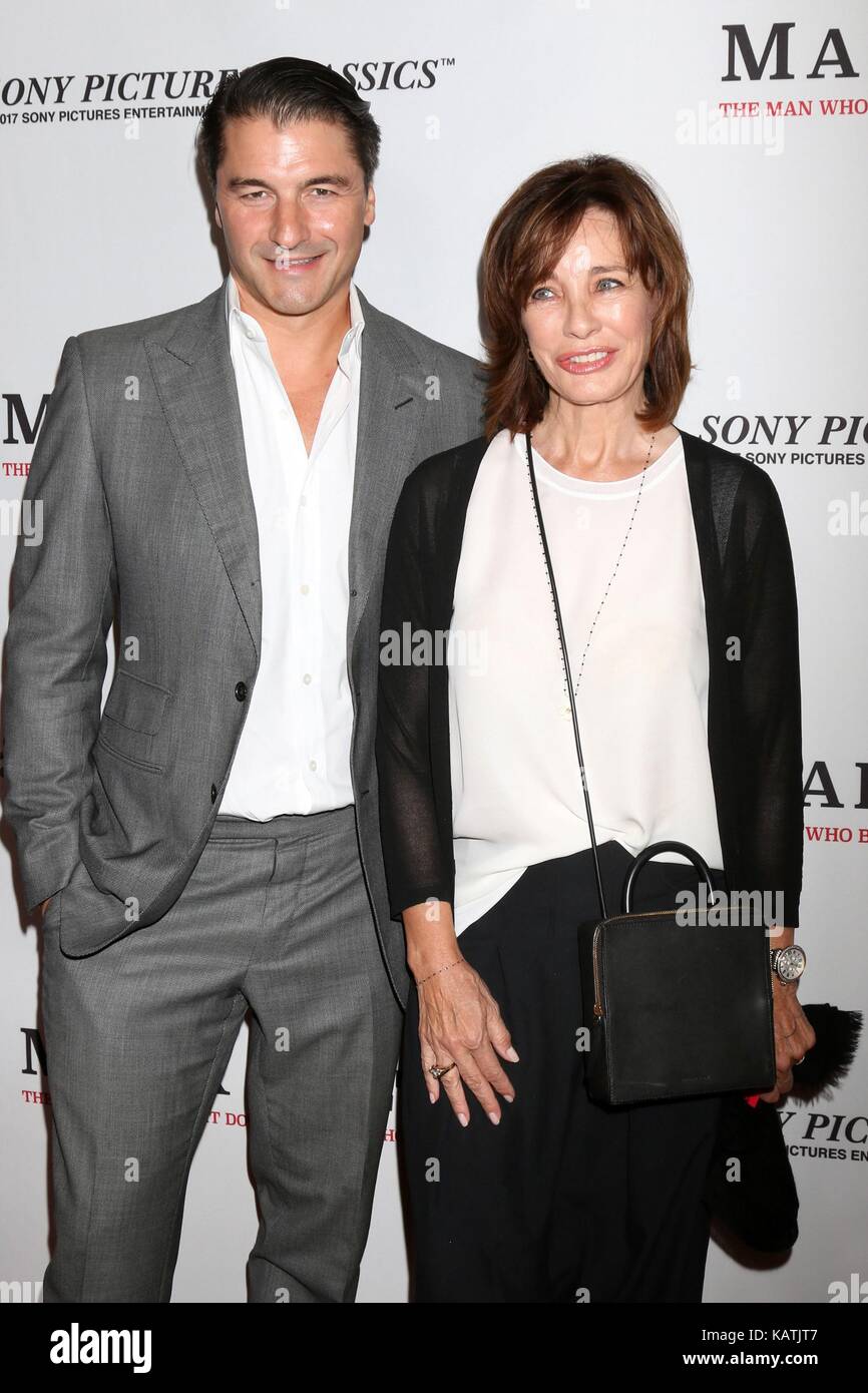 Los Angeles, CA. 26 sep, 2017. Tommy Davis, Anne Archer au hall des arrivées pour marquer l'impression première, Writers Guild Theatre, los angeles, ca septembre 26, 2017. crédit : Priscilla grant/everett collection/Alamy live news Banque D'Images