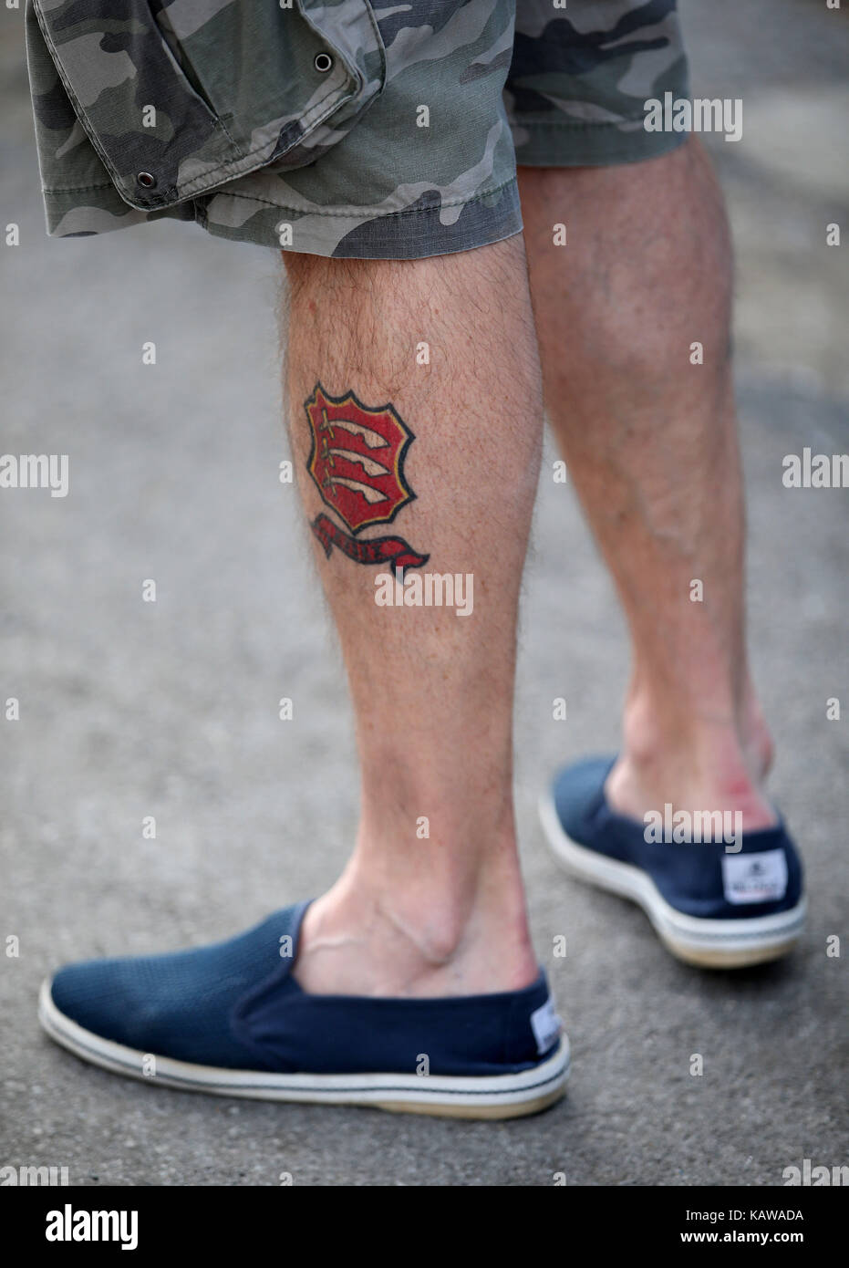 Vue générale d'un tatouage lors d'essex spectateurs la troisième journée du championnat division specsavers county, un match à l'cloudfm county ground, Chelmsford. press association. photo photo date : mercredi 27 septembre, 2017. voir l'activité de cricket essex histoire. crédit photo doit se lire : Steven paston/pa wire. restrictions : editorial uniquement. pas d'utilisation commerciale sans accord écrit préalable de la BCE. image fixe uniquement. pas d'images en mouvement pour émuler la diffusion. aucun retrait ou obscurcissant de sponsor de logos. Banque D'Images