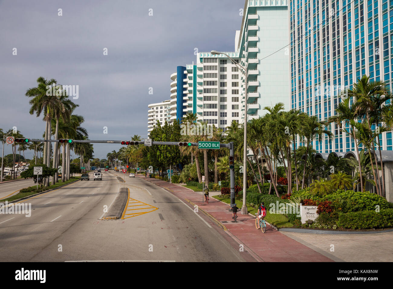 Miami Beach, en Floride. Collins Avenue, North Beach. Banque D'Images