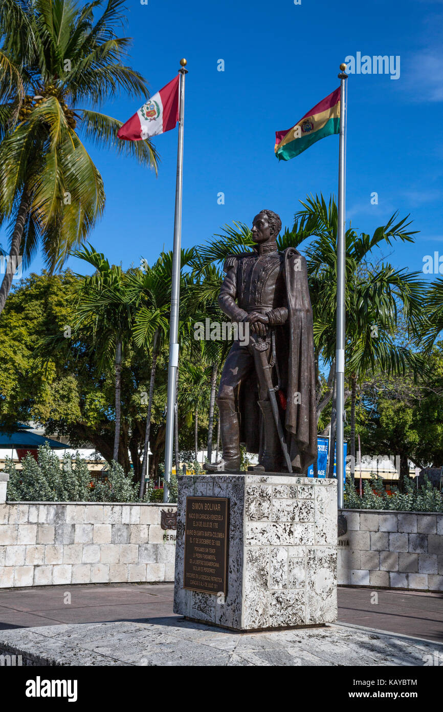 Miami, en Floride. La statue de Simon Bolivar, Biscayne Boulevard. Banque D'Images