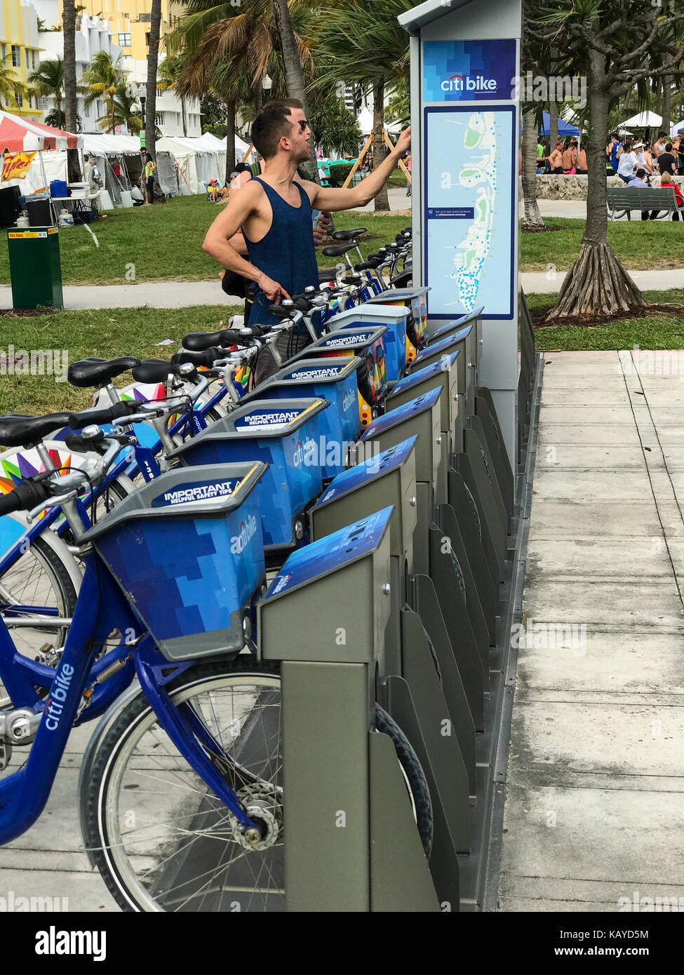 Miami Beach, en Floride. Citibike, la plage du Sud Programme vélo-partage. Banque D'Images