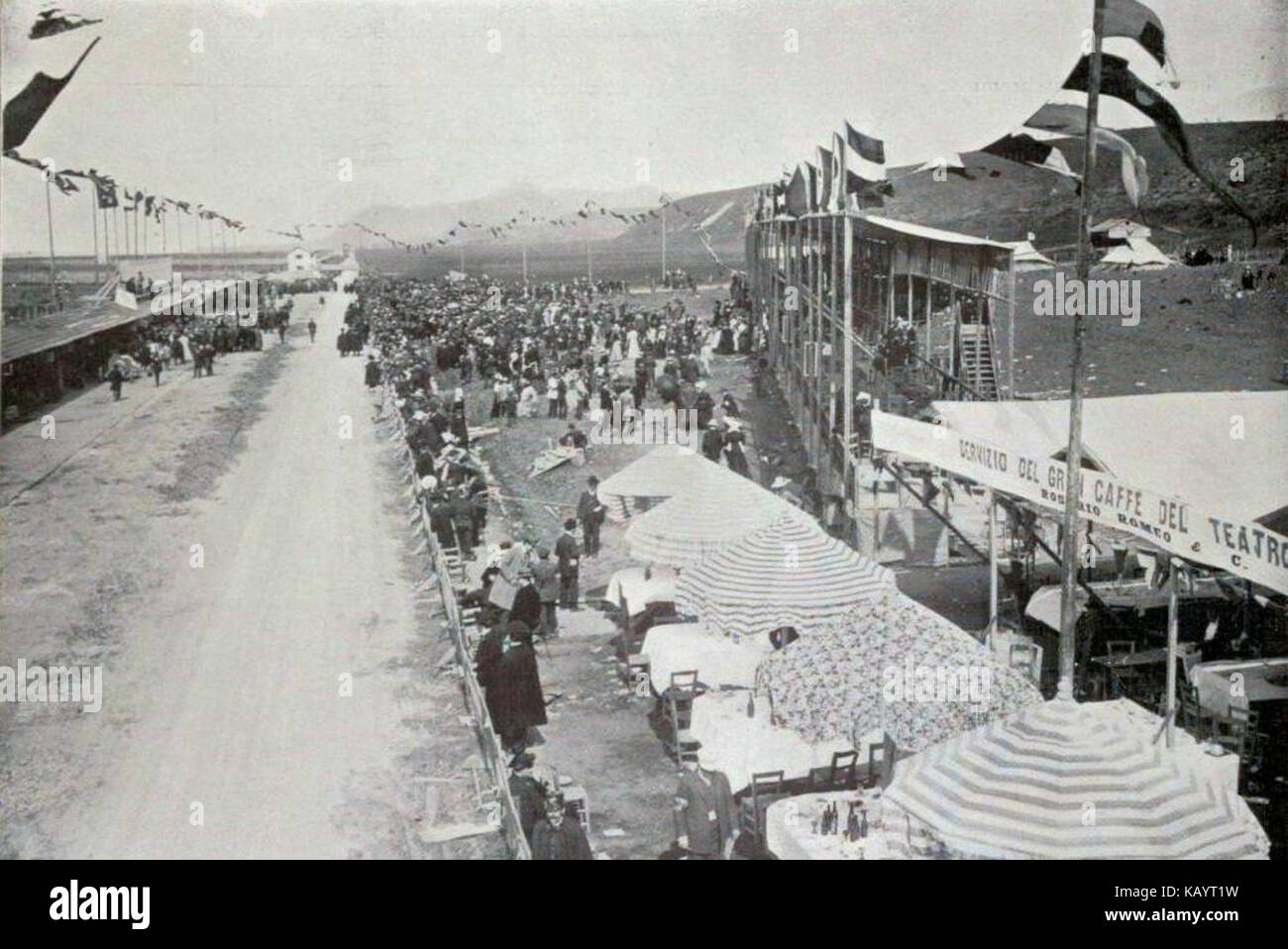 Tribunes de la Targa Florio 1907 Banque D'Images