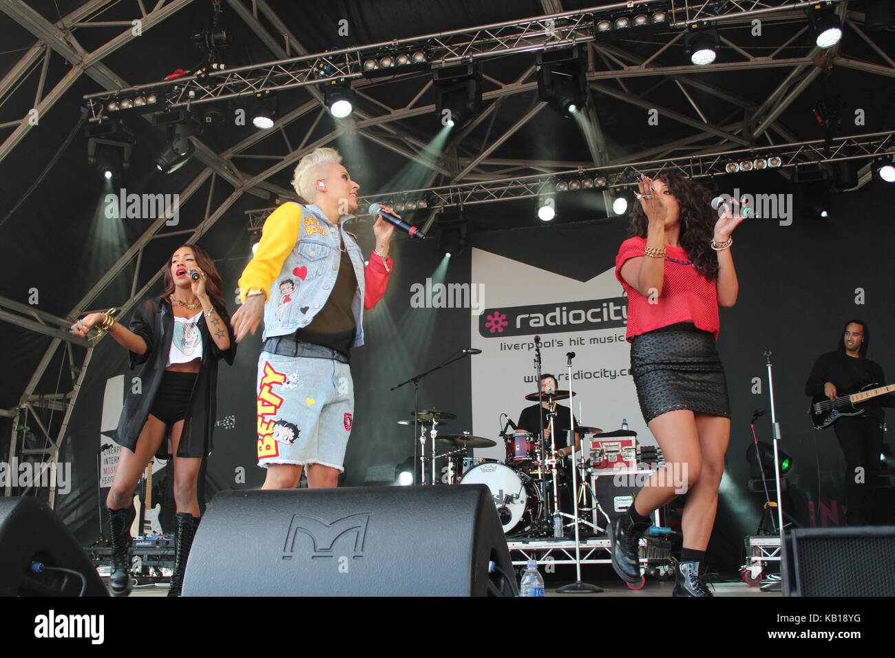 Stooshe performing at Liverpool music festival , Stanley street ,pier head Banque D'Images