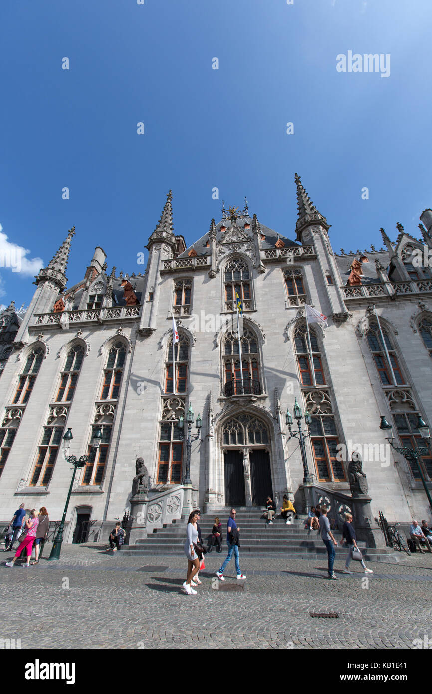 Ville de Bruges, Belgique. vue pittoresque de l'ancien édifice de la cour provinciale (ancien), à bruges waterhall place du marché. Banque D'Images