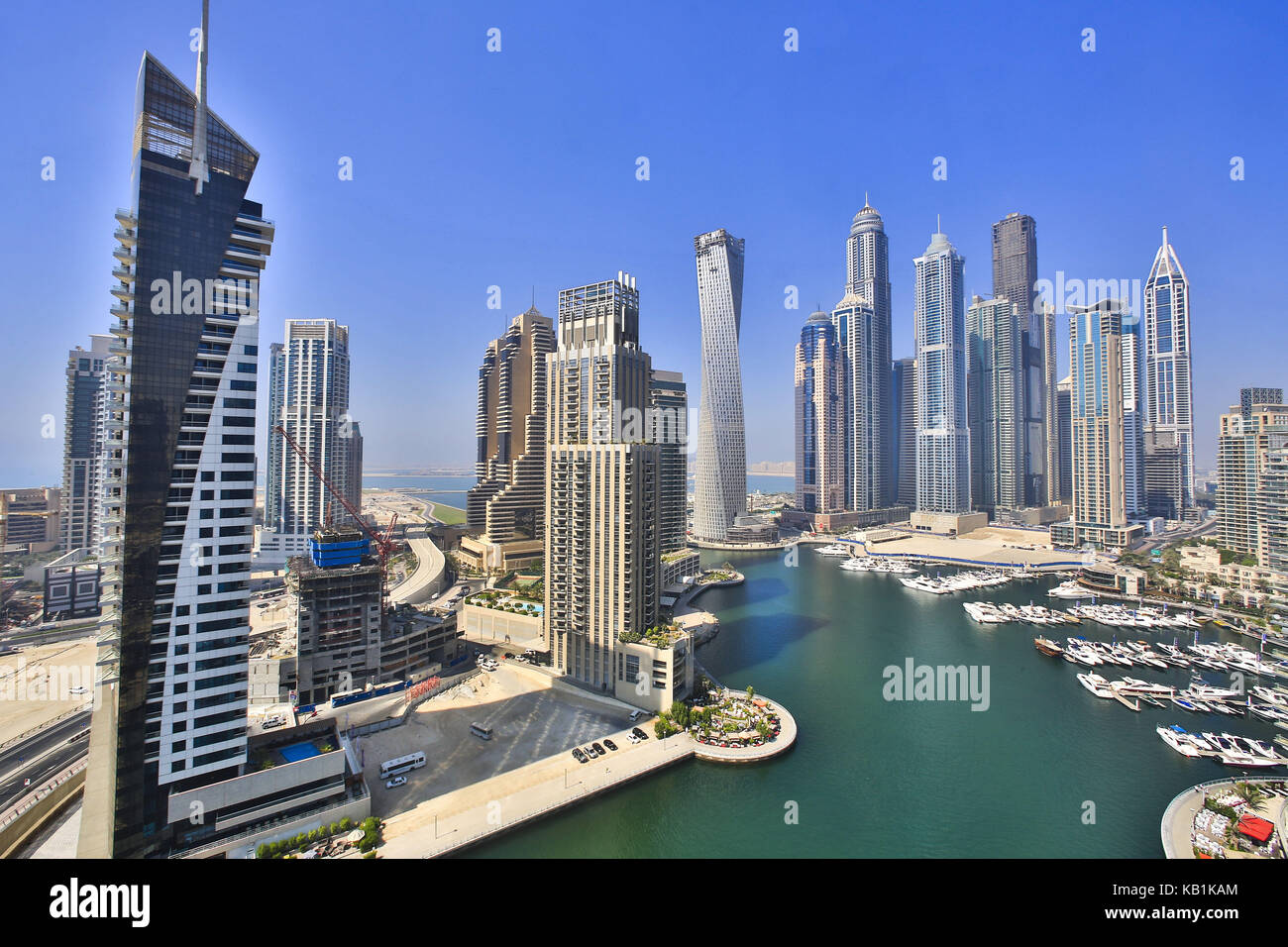 Port avec des gratte-ciel, Dubaï, Banque D'Images