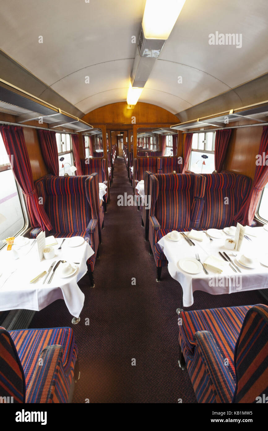 Angleterre, Londres, King's Cross, gare de King's Cross, train, photo intérieure, voiture à manger des années 1960, Banque D'Images
