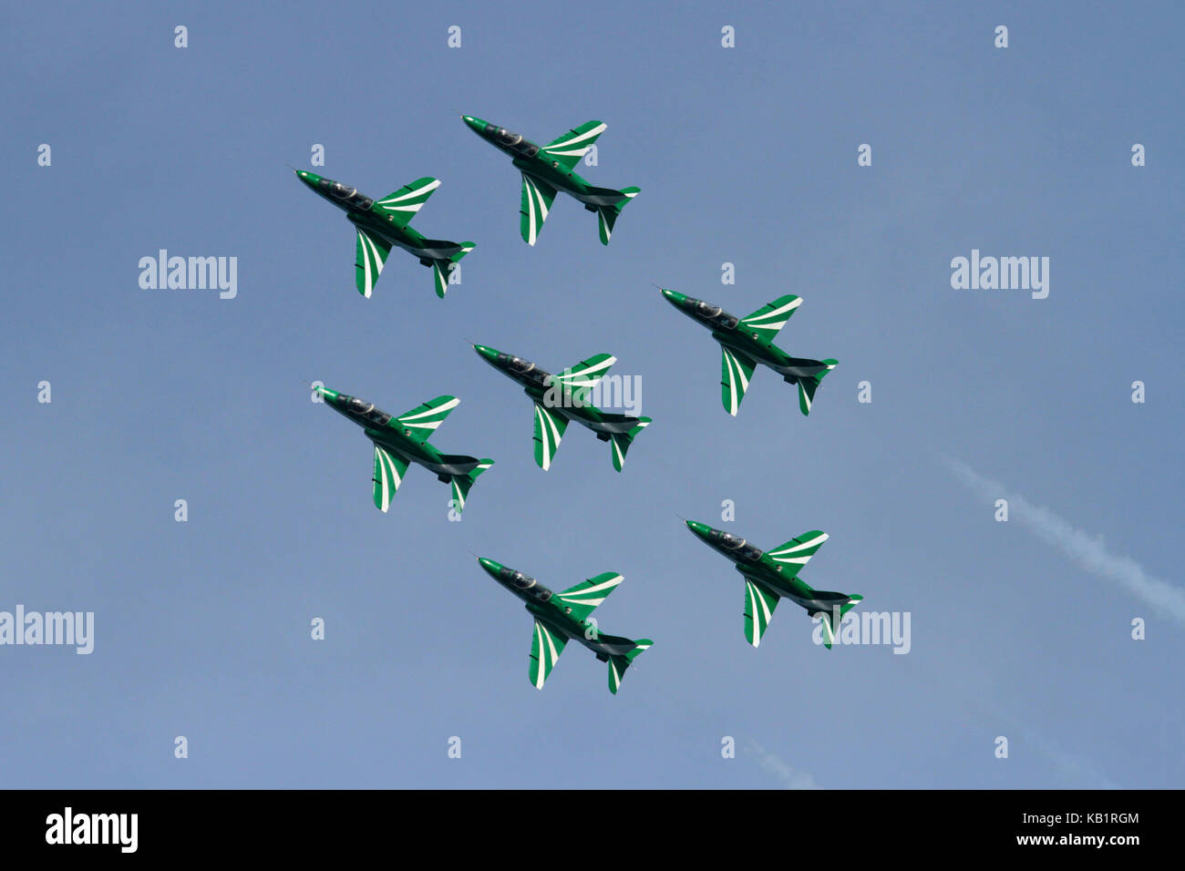 L'équipe de voltige de l'Arabie Hawks de la Royal Saudi Air Force volant en formation diamant lors d'un affichage de l'air Banque D'Images
