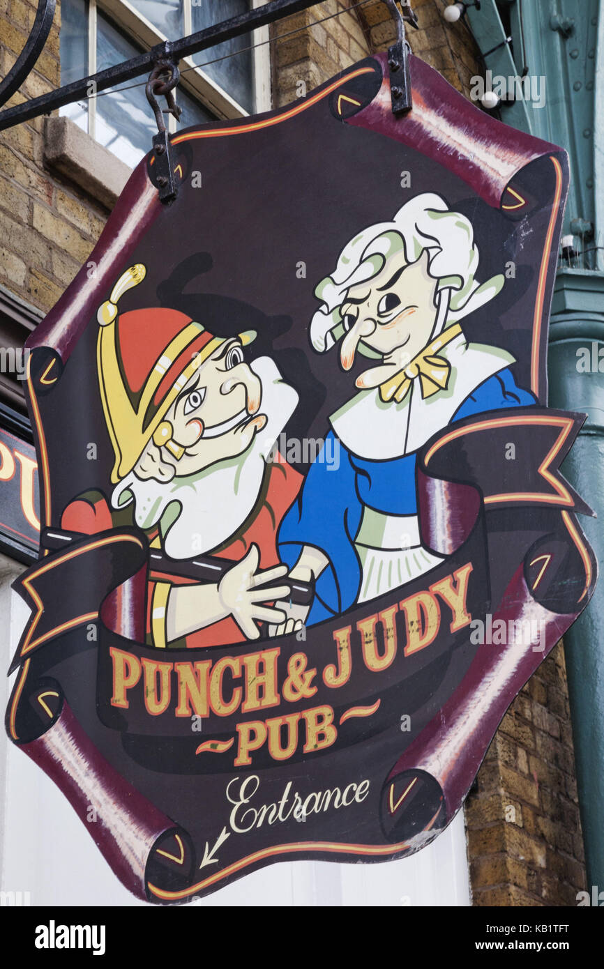 L'Angleterre, Londres, covent guards, Punch et Judy pub, signe, à l'extérieur, Banque D'Images