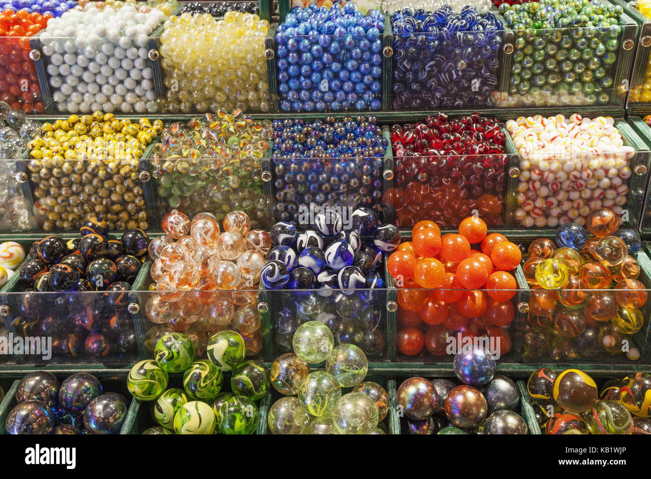 L'Angleterre, Devon, Bovey Tracey, Chambre des billes, billes de verre, de couleur Banque D'Images