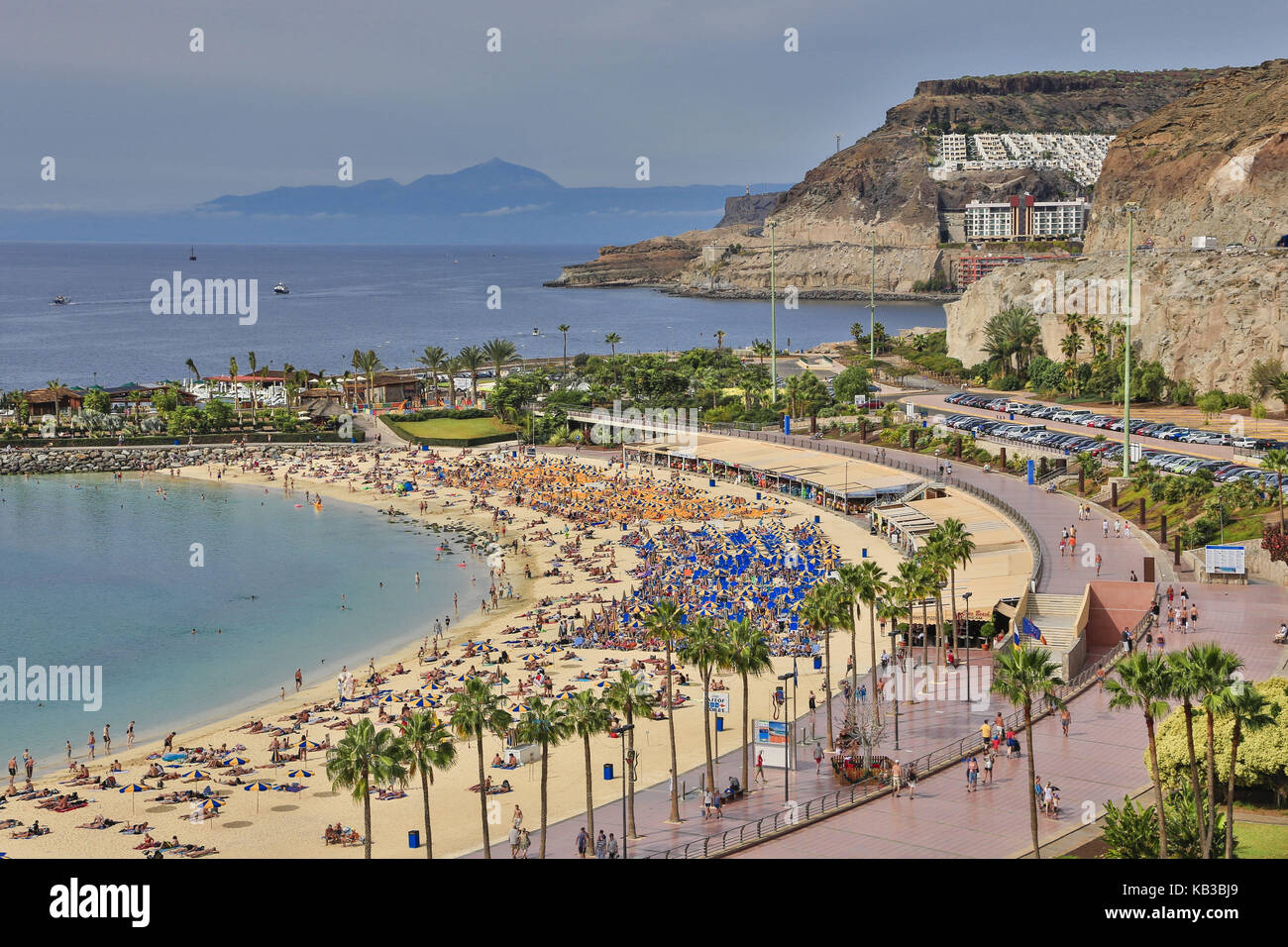 Espagne, îles Canaries, Grande Canarie, Playa de Los Amadores, proche Puerto Rico, Teide en arrière-plan, Banque D'Images