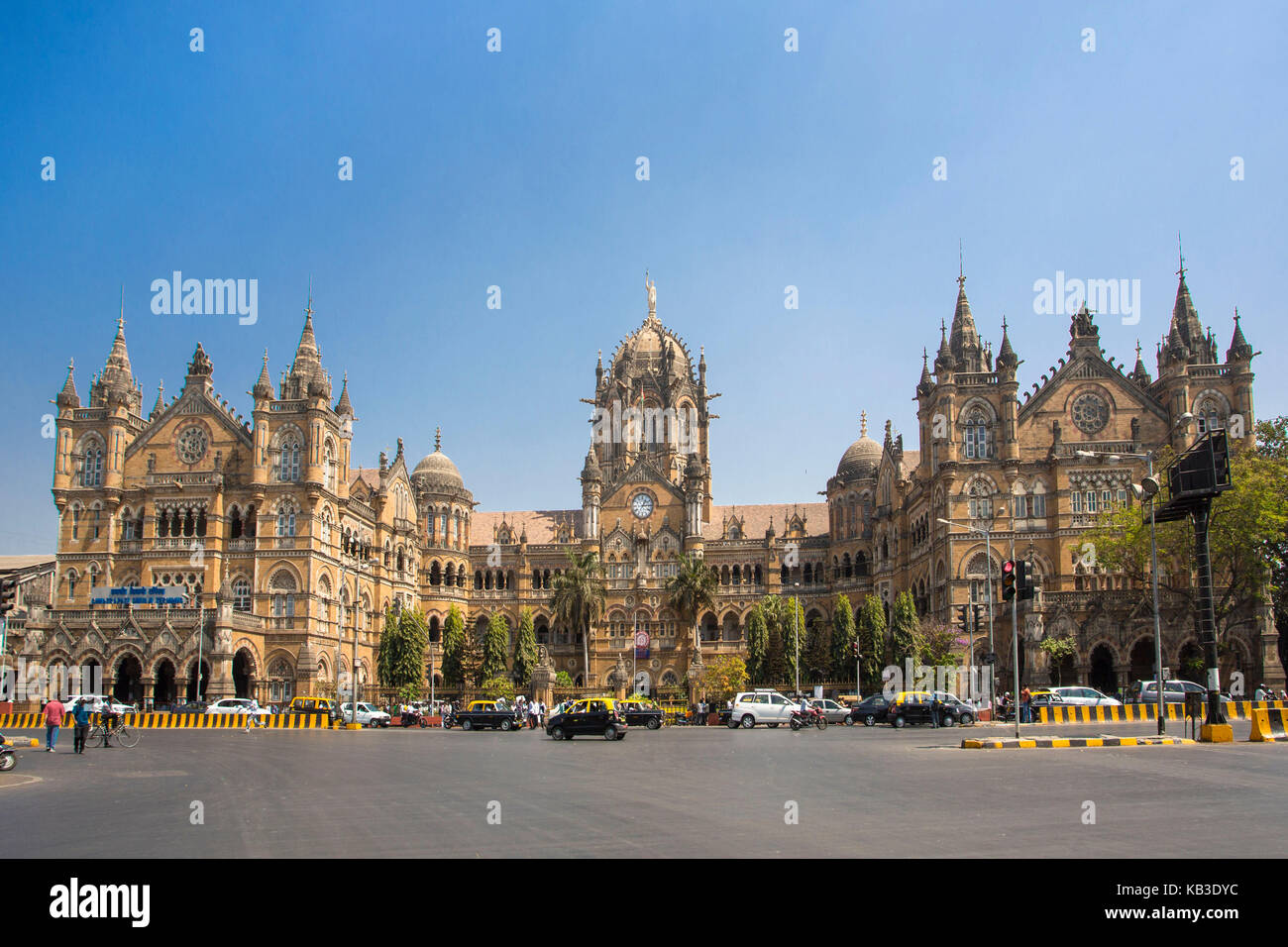 L'Inde, Maharashtra, Mumbai, Bombay, dadabhai naoroji street et de la gare Victoria de Chatrapati Shivaji (terminal), coucher de soleil Banque D'Images