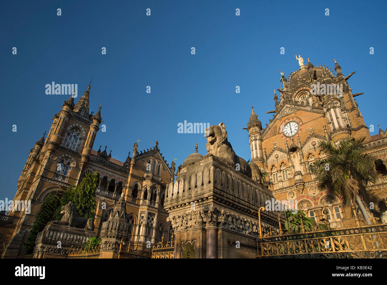 L'Inde, Maharashtra, Bombay, dadabhai naoroji street et à long terme de Chatrapati Shivaji Banque D'Images